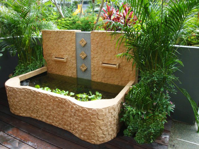 Modern Royal Wisdom Design Wall Water Feature Koi Pond at PES